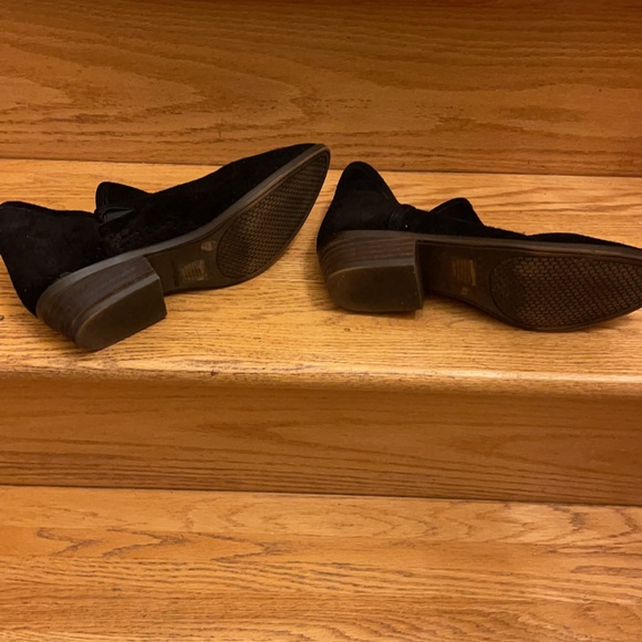 Lucky Brand Black Suede Shoe 8 low ankle - Picture 5 of 5